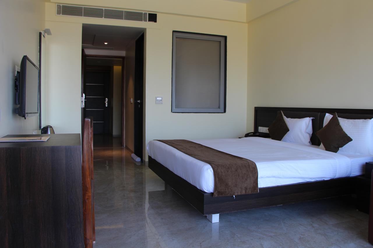Krishna Beach Resorts - Діу Екстер'єр фото